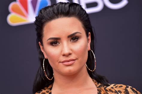 snapchat mudes|Demi Lovato’s nude photos leak after her Snapchat is hacked